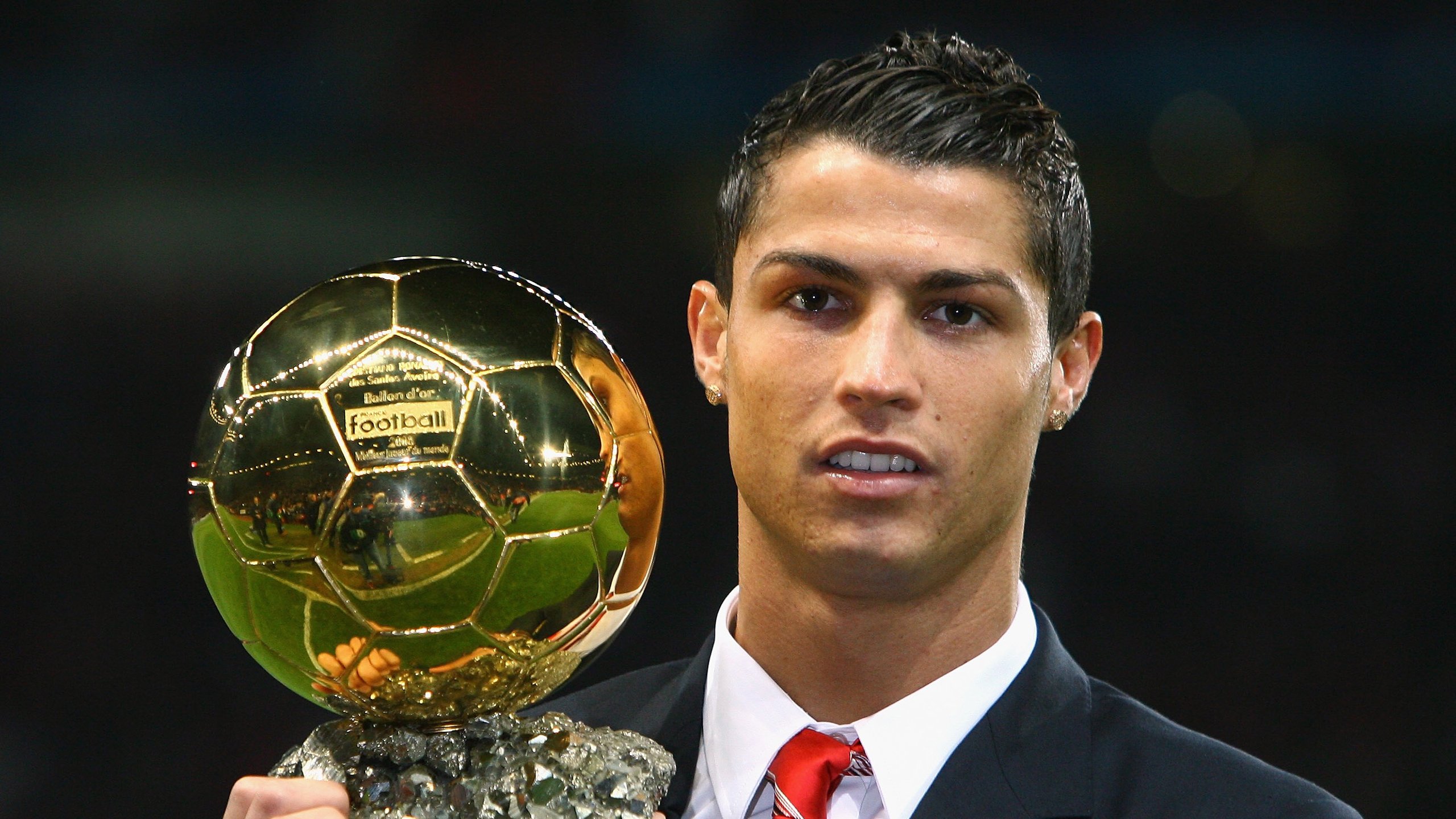 赛场上的双重火焰，日本队的碾压与中国队的不灭斗志